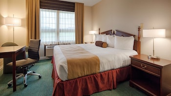 Standard Room, 1 King Bed, Accessible, Refrigerator & Microwave