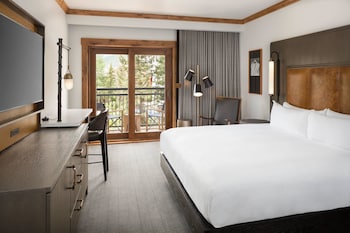 Room, 1 King Bed (Mobility Accessible, Tub)