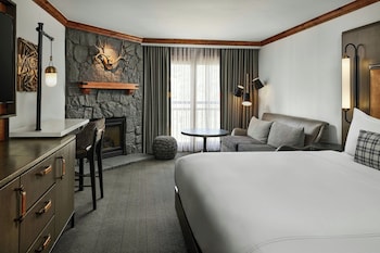 Deluxe Room, 1 King Bed with Sofa bed, Fireplace