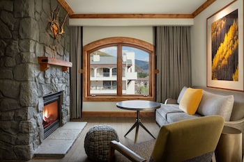 1-Bedroom Corner Suite