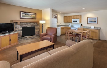 Standard Studio Suite, Kitchen