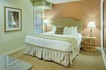 Premium Condo, 3 Bedrooms, 2 Bathrooms