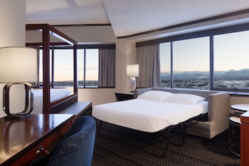 Junior Suite, 1 King Bed with Sofa bed