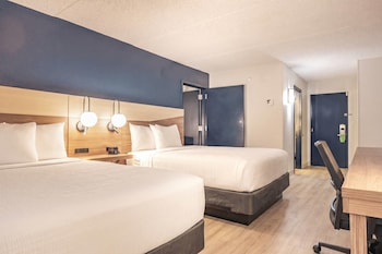 Studio, 2 Queen Beds, Non Smoking, Kitchenette