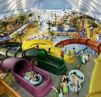 Standard Room, 2 Queen Beds (Waterpark Package - Across the Street from Fallsview Indoor Waterpark)