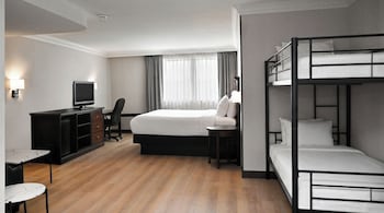 Family Room, Multiple Beds