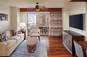 Suite, 2 Bedrooms, Accessible, Partial Ocean View (Hearing, Balcony, 2 Kings)