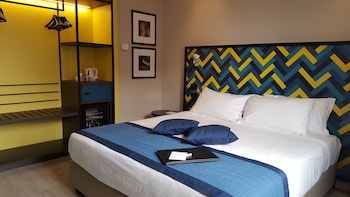Deluxe Room, 1 King Bed