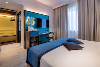 Deluxe Room, 1 King Bed