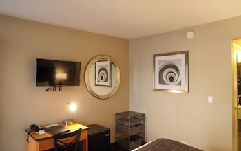 Deluxe Room, 1 Queen Bed