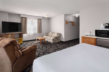 Suite, 1 King Bed, Refrigerator & Microwave
