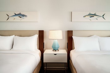 Deluxe Double Room, 2 Queen Beds, Balcony, Oceanfront