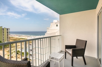 Premium Suite, Balcony, Oceanfront (1 King Bed and 2 Queens)