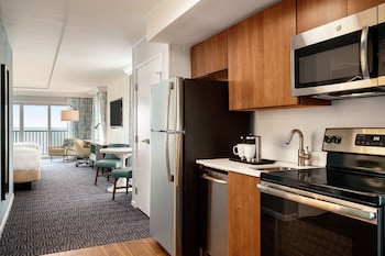 Deluxe Double Room, 2 Queen Beds, Balcony, Oceanfront