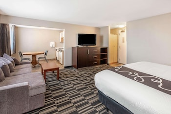 Deluxe Studio Suite, 1 King Bed, Non Smoking