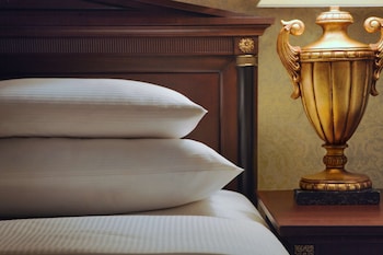 Studio Suite, 1 King Bed, Lake View