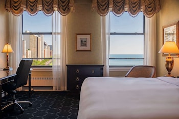 Room, 1 King Bed, Accessible, Lake View (Mobility & Hearing)