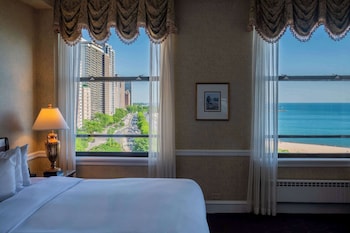 Room, 1 King Bed, Accessible, Lake View (Mobility & Hearing)