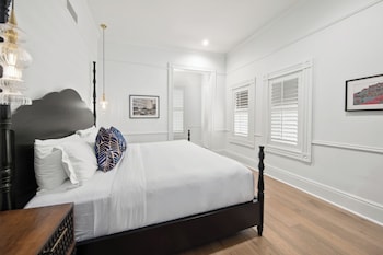 Deluxe Room, 1 King Bed (1 King Deluxe with Balcony)