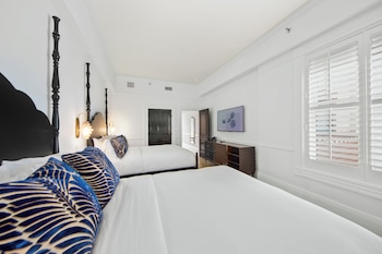 Superior Suite, Multiple Beds, Courtyard View (1 Bedroom Suite W/ 2 Queens and Sofa)