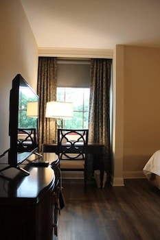 Superior Room, 2 Queen Beds, Kitchenette