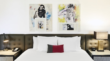 Ultra Resort Room, 1 King Bed, Smoking