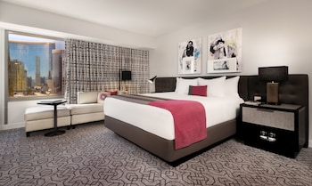 Ultra Hip Room, 1 King Bed, Accessible, Non Smoking (Accessible Tub Transfer)