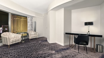 Ultra Panorama Suite, 1 King Bed, Non Smoking (Newly Renovated)