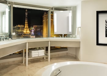 Ultra Hip Strip Suite, 1 King Bed, Non Smoking, Strip View (Newly Renovated)