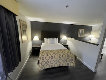 Business Room, 1 Queen Bed with Sofa bed