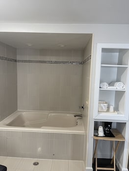 Studio Suite, 1 Queen Bed, Non Smoking