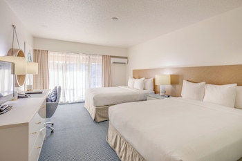 Standard Room, 2 Queen Beds, Balcony, Non Smoking
