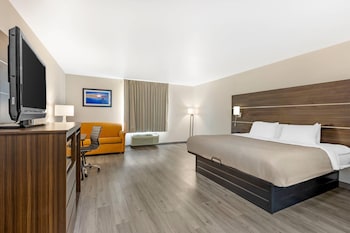 Suite, 1 King Bed, Non Smoking