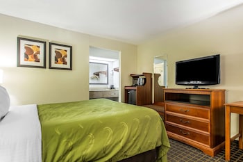 Standard Room, 1 Queen Bed, Non Smoking