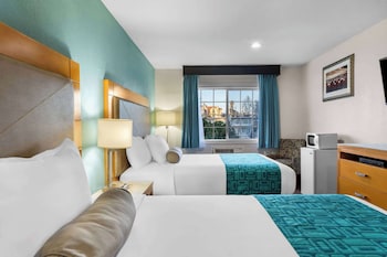 Suite, 2 Queen Beds, Non Smoking