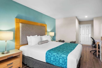 Business Room, 1 King Bed, Non Smoking, Ocean View