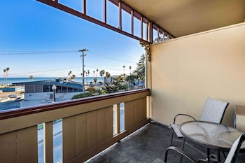 Business Room, 2 Queen Beds, Non Smoking, Ocean View