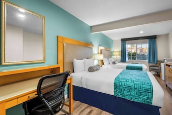 Suite, 2 Queen Beds, Non Smoking