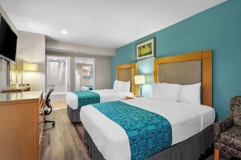Business Room, Multiple Beds, Non Smoking, Ocean View (Partial)