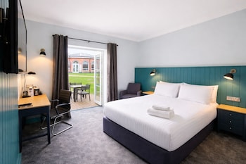Standard Double Room, 1 Double Bed, Roll-in Shower