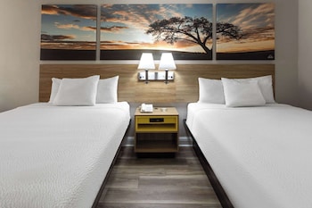 Standard Room, 2 Queen Beds, Smoking