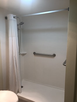 Standard Room, 1 King Bed, Accessible