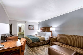 Deluxe Room, 1 King Bed, Non Smoking