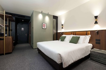 Deluxe Room, 1 King Bed, Terrace