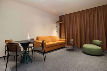 Executive Suite, 1 King Bed with Sofa bed, Terrace