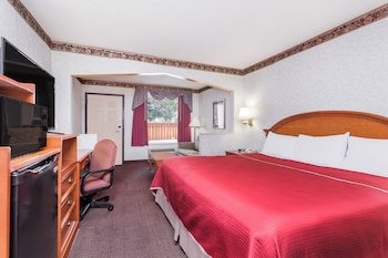 Basic Room, 1 King Bed, Smoking