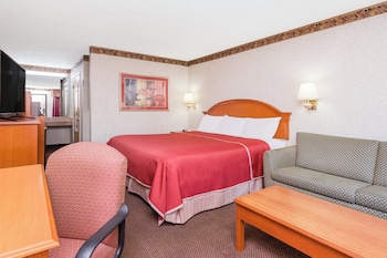 Basic Room, 1 King Bed, Mobility Accessible, Non Smoking