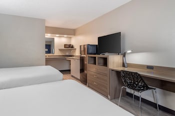 Deluxe Room, 2 Double Beds, Non Smoking, Kitchenette