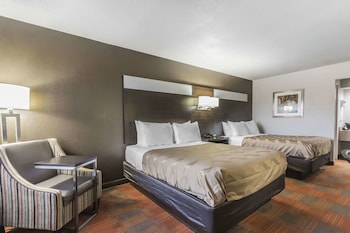 Standard Room, 2 Queen Beds, Smoking