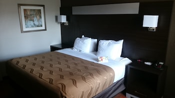 Standard Room, 1 King Bed, Smoking